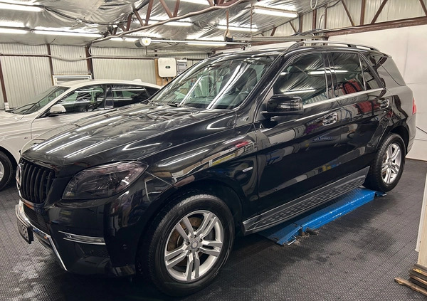 Mercedes-Benz ML cena 74900 przebieg: 167200, rok produkcji 2012 z Ostrowiec Świętokrzyski małe 379